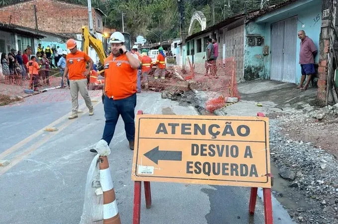 Prefeitura de Maceió descarta mineração como causa de afundamento de rua na Chã da Jaqueira e aponta descarte irregular de lixo como origem do problema