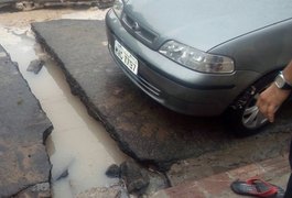 Obras paradas e chuva provocam acidente em Arapiraca