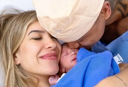 Liz chegou! Léo Santana e Lore Improta dão a luz a primeira filha