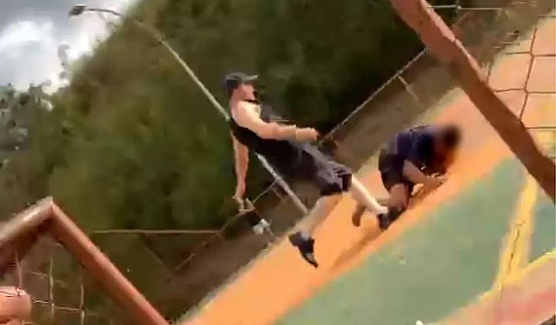 Adolescente é espancado pelo vizinho por assobiar para que a mãe abrisse a porta de casa