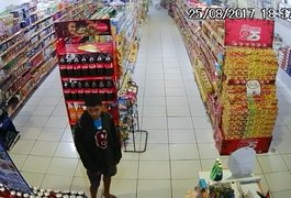 [VÍDEO] Câmera de segurança flagra dupla assaltando supermercado em Junqueiro