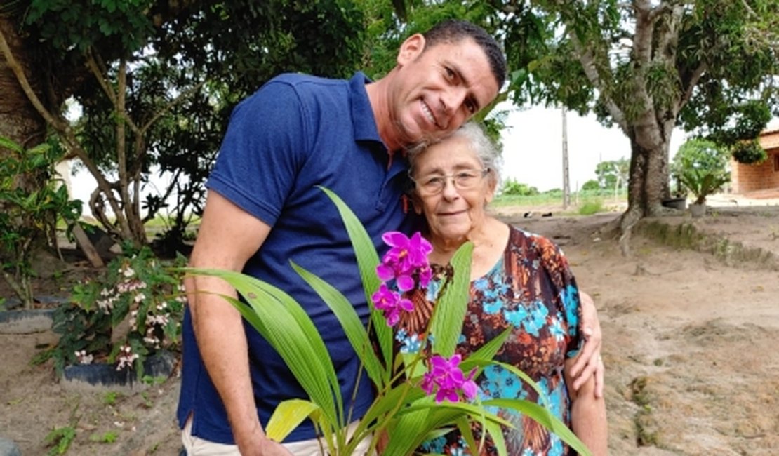 Mãe do prefeito de Limoeiro de Anadia morre vítima do novo coronavírus