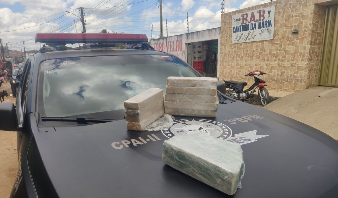 Vídeo. Operação policial apreende grande quantidade de drogas e prende suspeito em Arapiraca