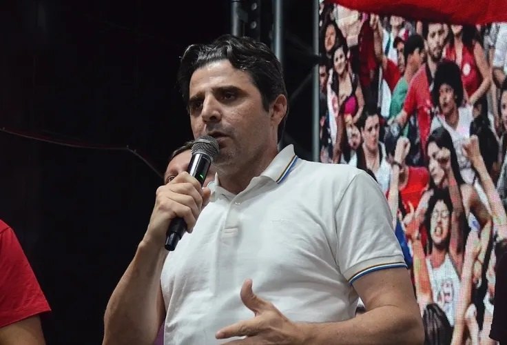 Reitor da Uneal, Odilon Máximo, se filia ao PCdoB Alagoas