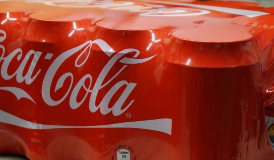 Investigação apura presença de ‘dejetos humanos’ em latas de Coca-Cola