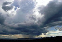 Final de semana pode ter chuvas fracas e sol entre nuvens em Alagoas