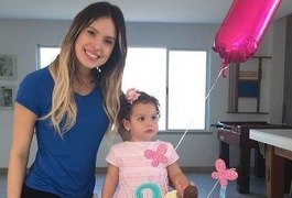 Thyane Dantas mostra foto do bolo de festa da filha com Wesley Safadão