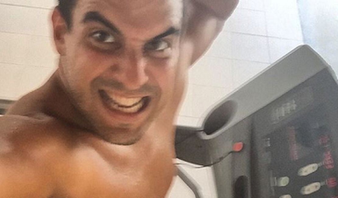 André Marques posta foto no Instagram e ganha elogios: 'Tá gostoso'
