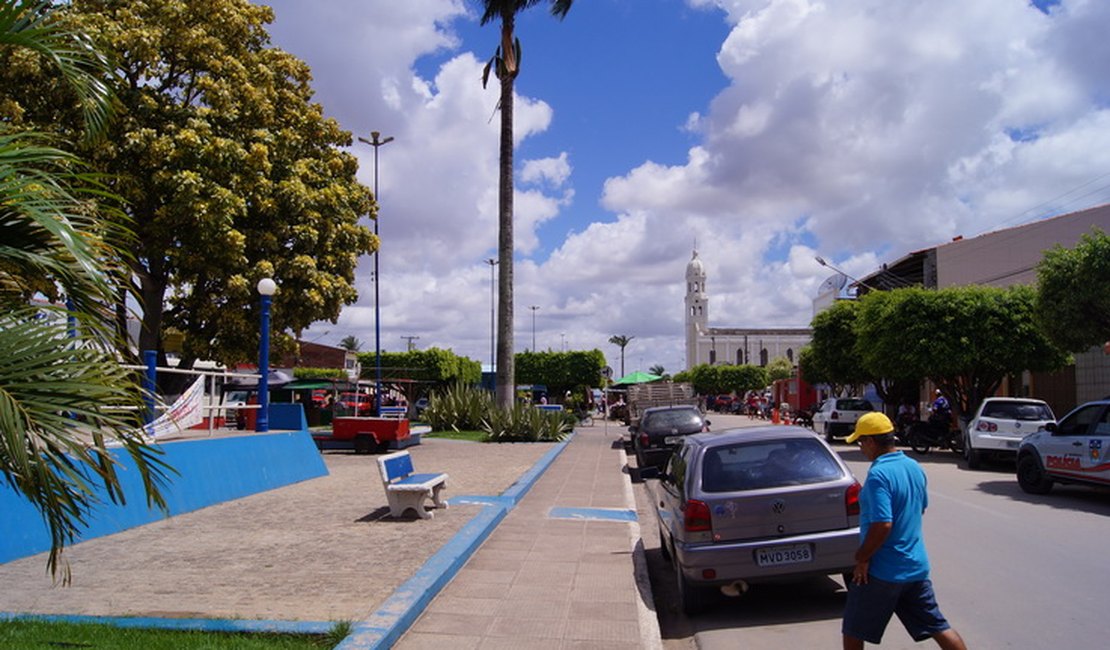 Homem é assassinado a golpes de paralelepípedo em Junqueiro