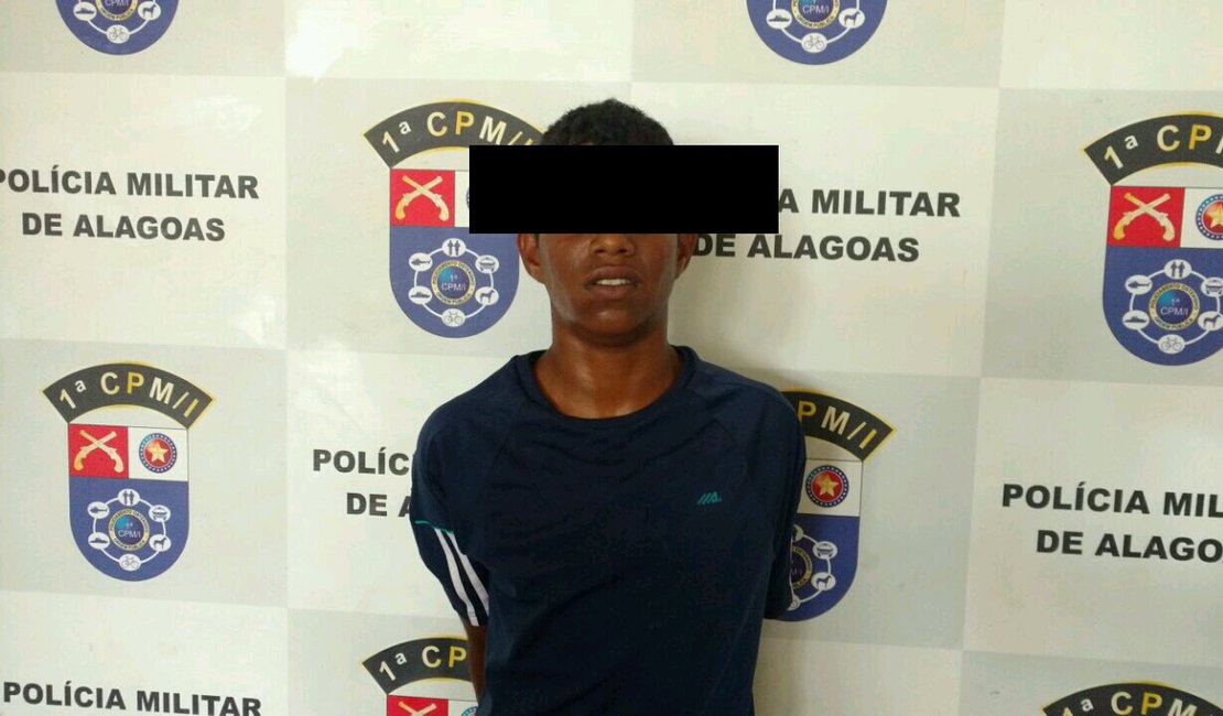 Menor é apreendido com 300g de maconha dentro de van