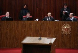 TSE rejeita mais uma questão preliminar; julgamento será retomado amanhã às 9h