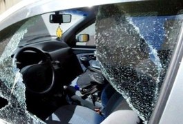 Carros são arrombados durante velório no bairro Baixa Grande, em Arapiraca