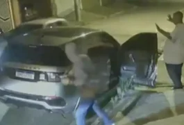Homem envolvido no roubo do carro de Péricles é vizinho da mãe do cantor e tem diversas passagens pela polícia