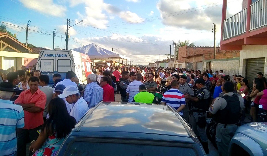 Sob forte comoção, cabo Djalma é sepultado em Lagoa da Canoa