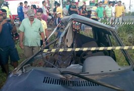 Van com professores da Ufal colide violentamente com automóvel na AL 115 em Arapiraca