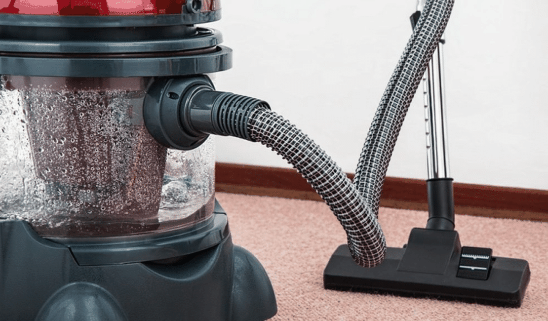 Homem é preso após ser flagrado fazendo 'sexo' com aspirador de pó