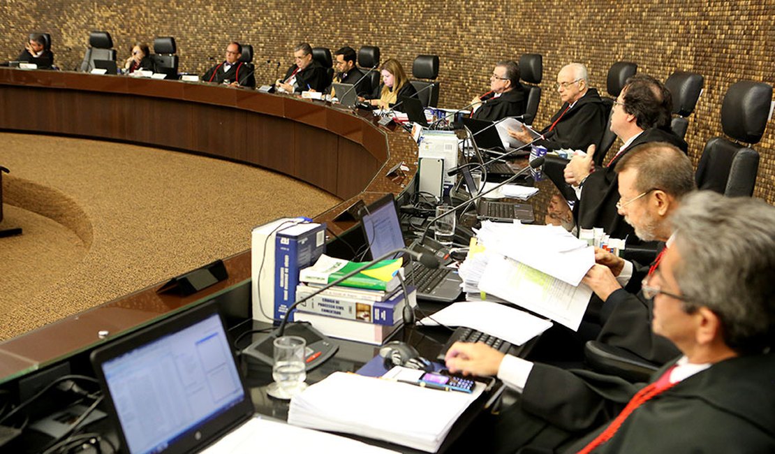Julgamento de agressão cometida por deputado Dudu Hollanda é suspenso