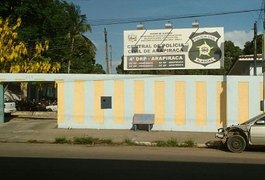 Homem é esfaqueado pela esposa após tentar atropelar ela