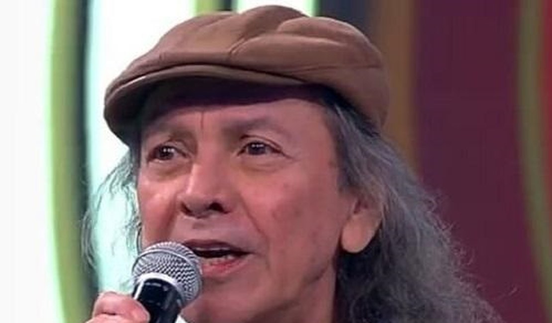 Ednardo, de “Pavão Mysteriozo”, está internado em Fortaleza por causa de infecção