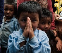 Brasileiro vai a vilas do Nepal para documentar reconstrução do país