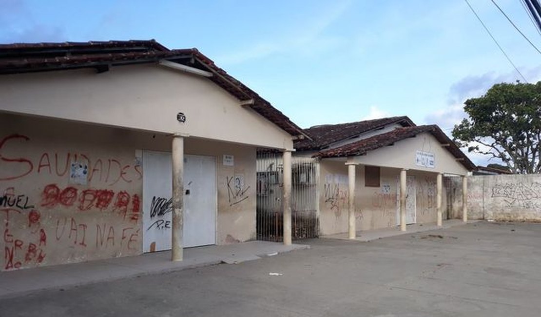 Adolescente é baleado e espancado em posto de saúde