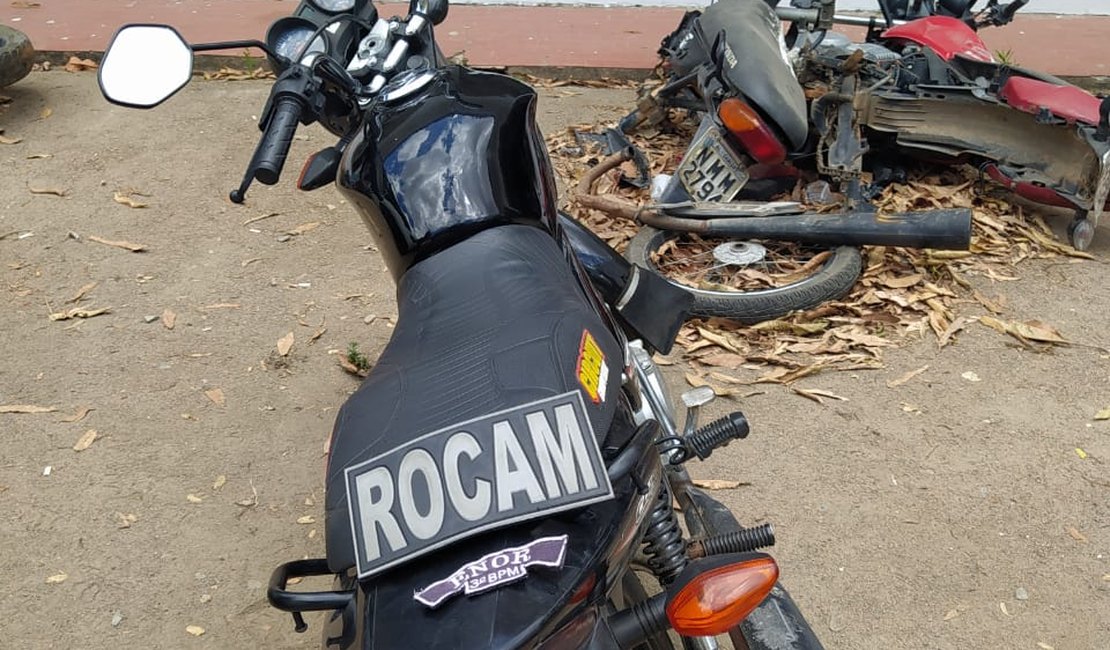 Dupla é detida por receptação de moto roubada, em Arapiraca