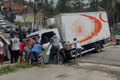 Caminhão fica preso em buraco de esgoto após motorista seguir orientações de GPS, em Maceió