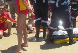 Afogamento na Praia do Francês por pouco não acaba em Tragedia