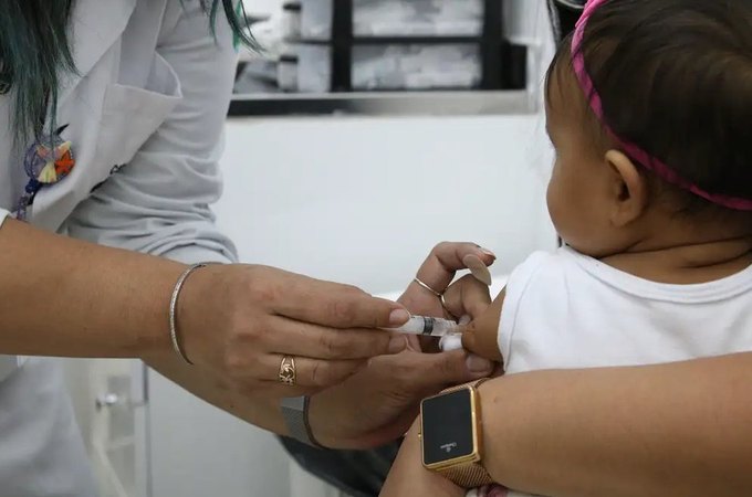 Alagoas recebe 12,4 mil doses da nova vacina contra vírus sincicial respiratório
