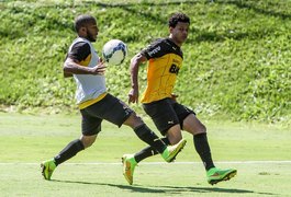 Galo renova os contratos dos defensores Edcarlos e Pedro Botelho