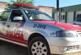 Hilux roubada é recuperada pela PM em Arapiraca