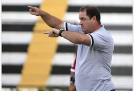 Focado no hexagonal, técnico Vica vê times nivelados na busca do título alagoano