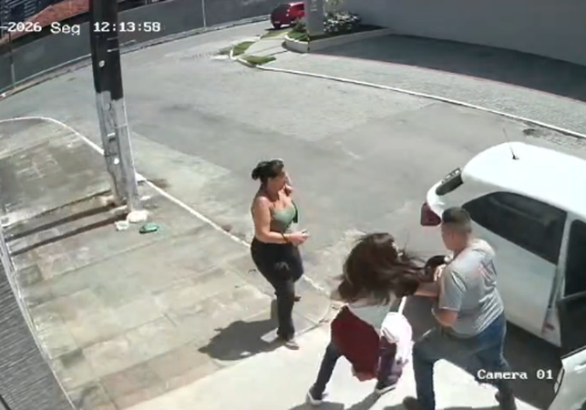 Dupla é presa suspeita de assaltos após vídeo de tentativa de roubo contra mãe e filha repercutir em Maceió