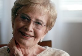 Aos 83 anos, atriz Glória Menezes é internada no Rio de Janeiro