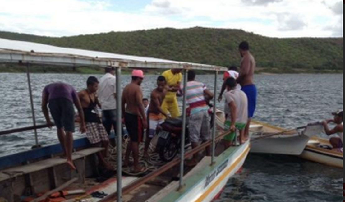 Embarcação com 7 motos e 11 pessoas naufraga no Rio São Francisco