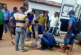 Colisão de moto em cachorro deixa mulher ferida em Feira Grande