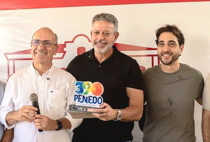 Arthur Lira e Ronaldo Lopes unem forças e deputado leva mais de R$ 7 milhões em obras e equipamentos a Penedo