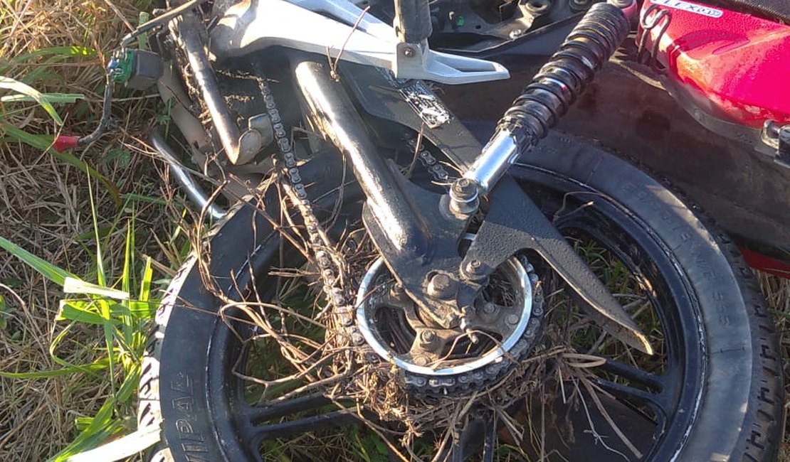 Vídeo. Motocicleta depenada é encontrada por populares em Arapiraca