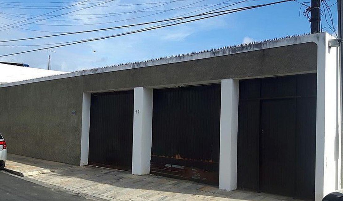 Ex-baterista da banda de axé Cannibal é encontrado morto em residência no Farol