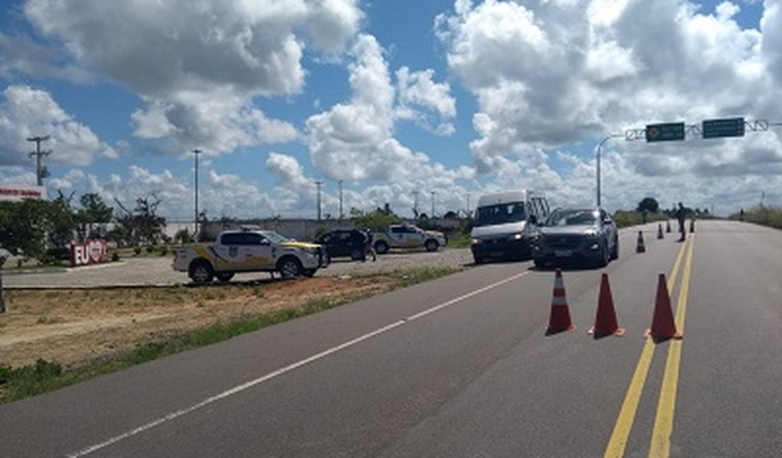 Blitz da Lei Seca na região agreste apreende 8 motos e autua 35 condutores