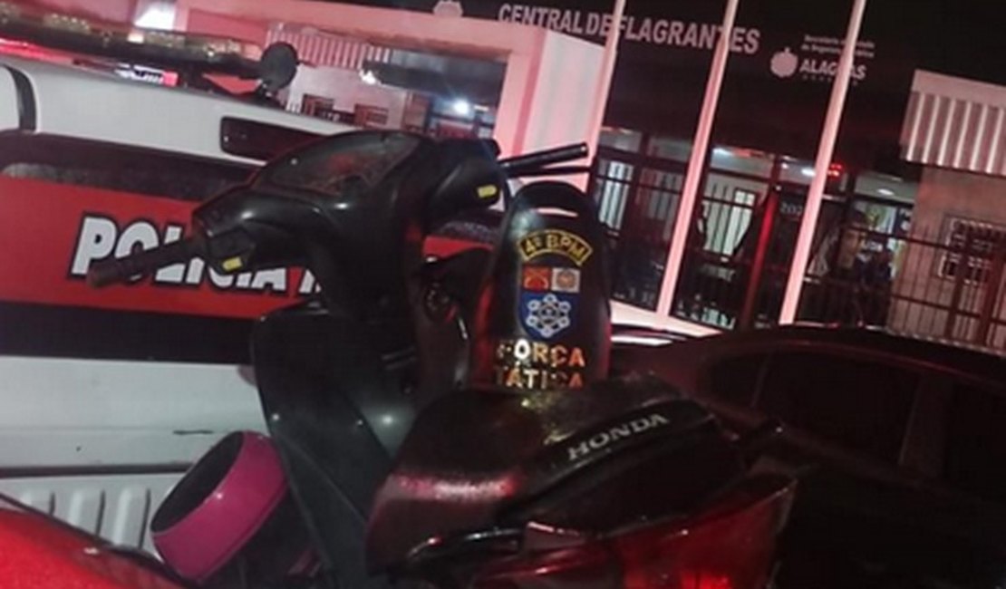 PM encontra desmanche de motos e prende três homens em flagrante no bairro Petrópolis, em Maceió