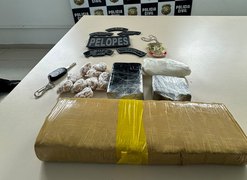 Homem é preso com mais de 1,8 kg de drogas e mandado de prisão em Taquarana