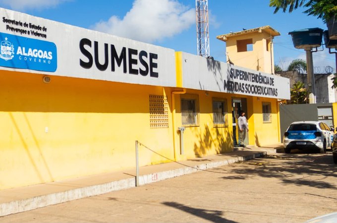 Dois adolescentes fogem de unidade socioeducativa e são recapturados minutos depois em Maceió