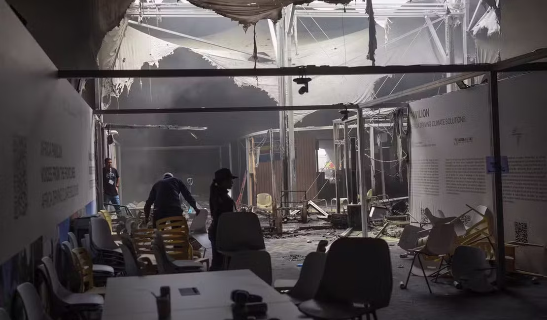 Incêndio atinge Pavilhão dos Países e paralisa atividades na COP30, em Belém