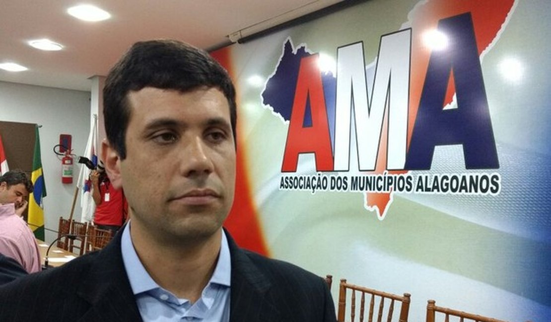 Prefeito de Cacimbinhas, AL, é eleito novo presidente da AMA
