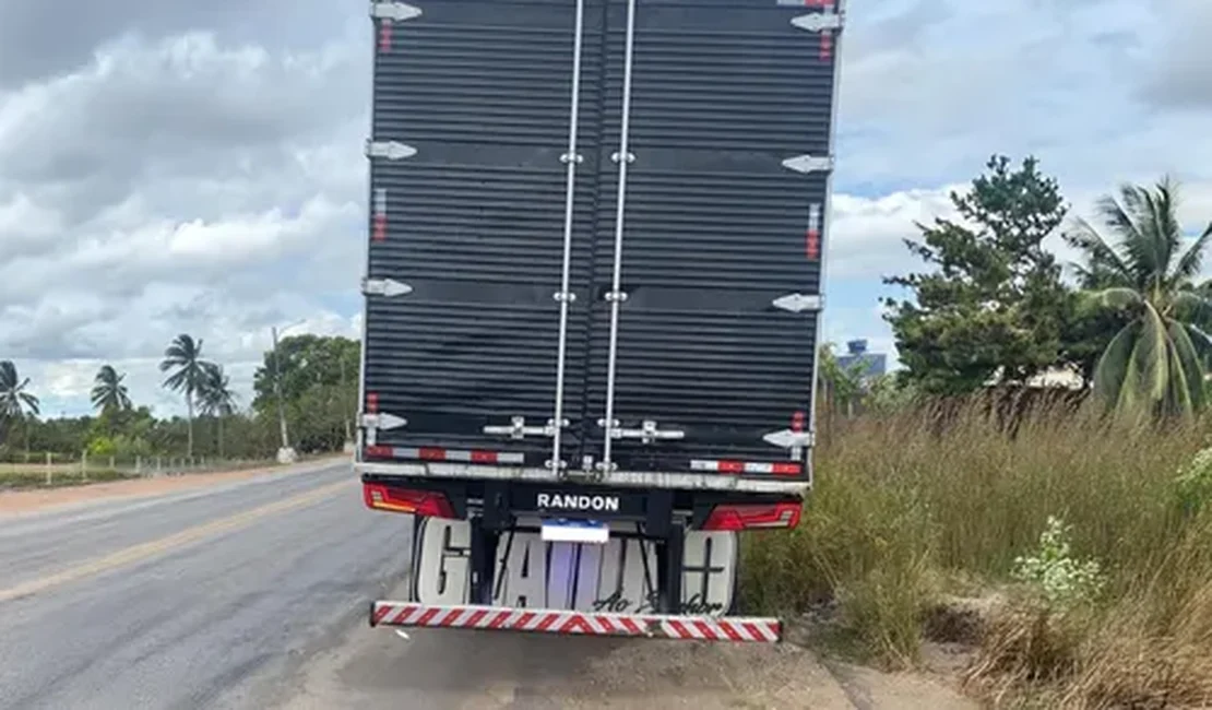Caminhão é interceptado com bebidas sem nota fiscal em São Sebastião