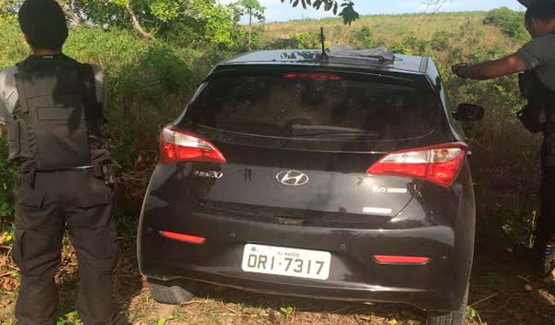 Após rastrear celular, polícia recupera carro roubado em Marechal Deodoro