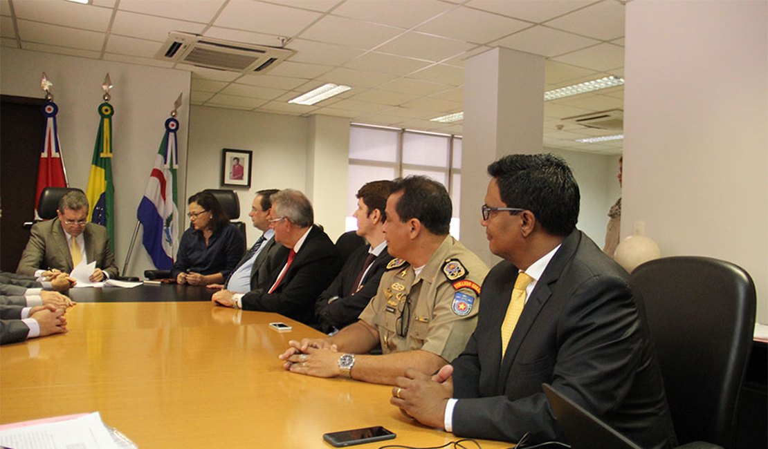 TJ, Estado e Município firmam parceria para garantir presença de presos em audiências