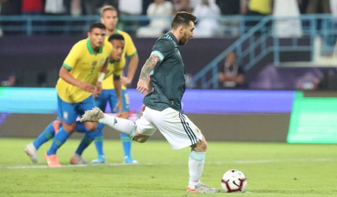 Com gol de Messi, Brasil perde por 1 a 0 em amistoso contra a Argentina