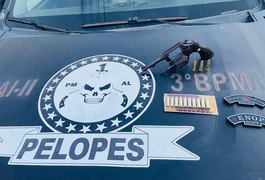 Homem é preso com arma de fogo escondida em residência após sofrer ameaças, em Arapiraca